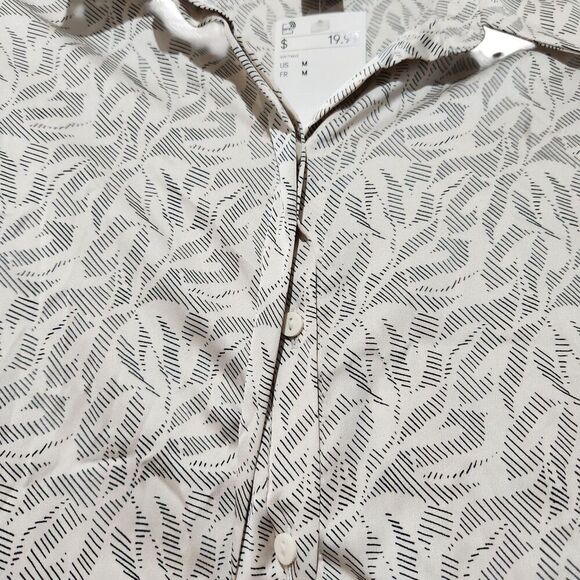 HM silky shirt Size Medium Hidden Buttons Long sleeve Lightweight - Picture 5 of 14